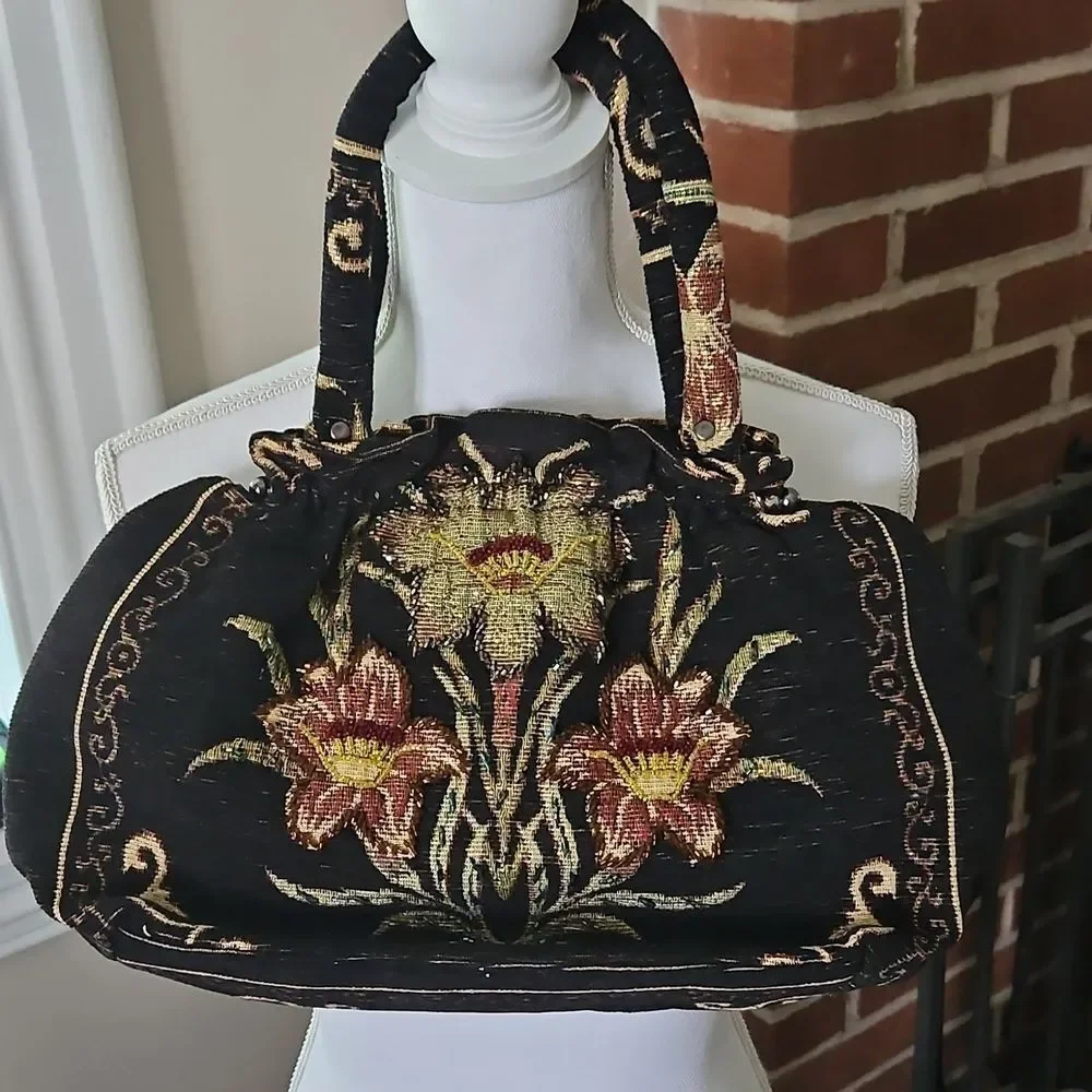 Vintage Tapestry Handbag With Floral Design - Picture 10 of 10